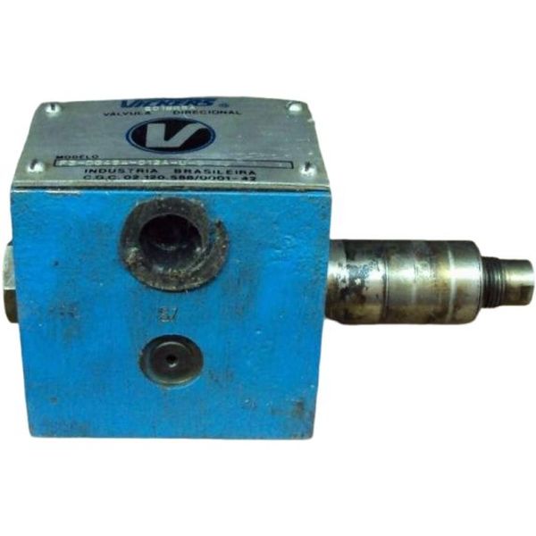 marca: VICKERS <br/>
modelo: F3DG4S4012AUB60 <br/>
estado: usada