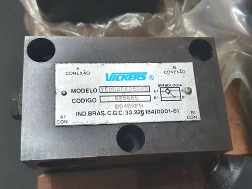 marca: VICKERS <br/>modelo: YD20AD625985 <br/>estado: seminova