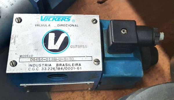 marca: VICKERS <br/>modelo: DG4S4012NUB60 <br/>estado: usada