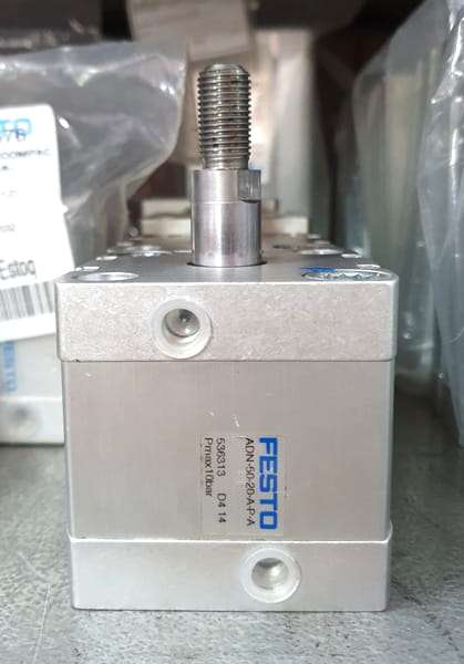 marca: FESTO <br/>modelo: ADN5020APA 536313 <br/>estado: novo