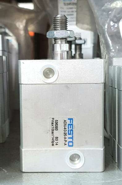 marca: FESTO <br/>modelo: ADN4025APA 536293 <br/>estado: novo