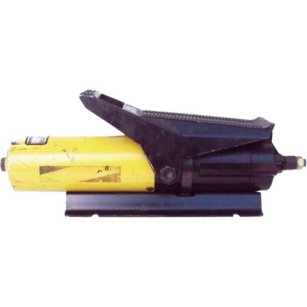marca: Enerpac <br />
modelo: PA133 <br />
pressão de trabalho: 60-120 PSI <br />
estado: necessita manutenção