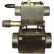 Válvula hidráulica PARKER D31VW1B1570Y usada Válvula hidráulica PARKER D31VW1B1570Y usada