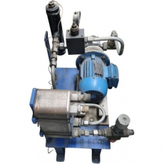 * Unidade refrigeradora de óleo à água usada * Unidade refrigeradora de óleo à água usada