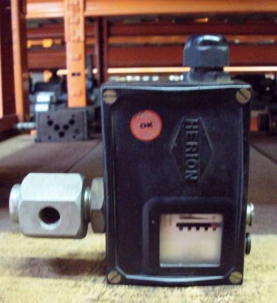marca: Herion <br />
modelo: 0817300 3-63bar <br />
estado: usado