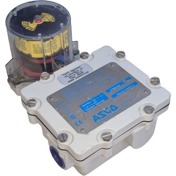 Informações da etiqueta: Fisco Apparatus, type PA200, KEMA 03TEX1413X. PROFIBUS - PA 2 IN X 2 OUT PROFIBUS CERTIFIED