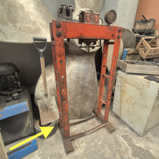 * Prensa hidráulica usada