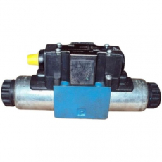 Válvula direcional REXROTH 4WE6C61/OEG24N9DK24L seminova Válvula direcional REXROTH 4WE6C61/OEG24N9DK24L seminova
