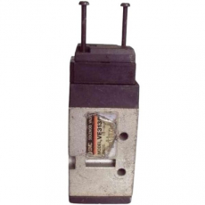 Válvula pneumática SMC VF3130 usada Válvula pneumática SMC VF3130 usada