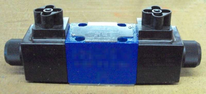 marca: REXROTH <br/>modelo: 4WE6E61EW110N9K4 <br/>estado: seminova