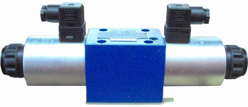 marca: REXROTH <br/>modelo: 54WE10L33CG24N9Z4 <br/>estado: seminova