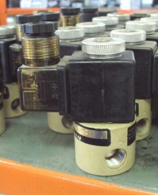marca: Norgren <br /> modelo: 500223132A3 24V 2vias rosca1/4 <br /> estado: usada