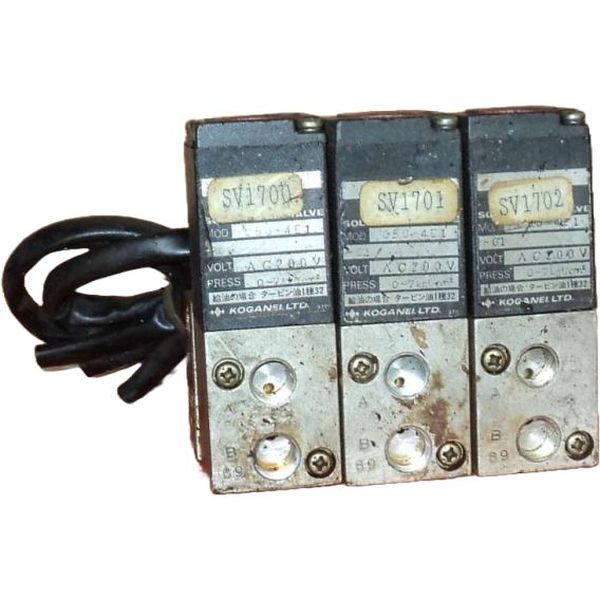 marca: Koganei <br />
modelo: SV1700 200VAC <br />
estado: 3 válvulas com bloco, usadas