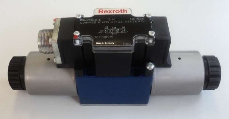 marca: REXROTH <br/>modelo: 4WRAEB6W1523G24N9 K31A1V <br/>estado: nova