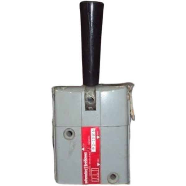 SCHRADER BELLOWS <br /> P220KM rosca1/4 <br /> Usada <br /> Também temos o modelo P2-22- KM (rosca 1/2) 
