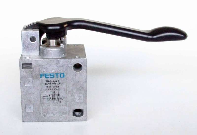 marca: FESTO <br/>modelo: TH514B 8994 <br/>estado: nunca foi utilizada