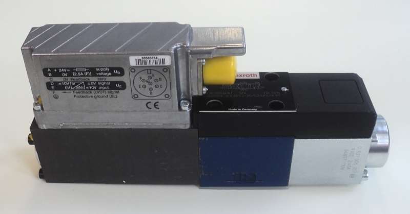 marca: REXROTH <br/>modelo: 4WRPE6E32SJ20 G24K0A1M <br/>estado: nova