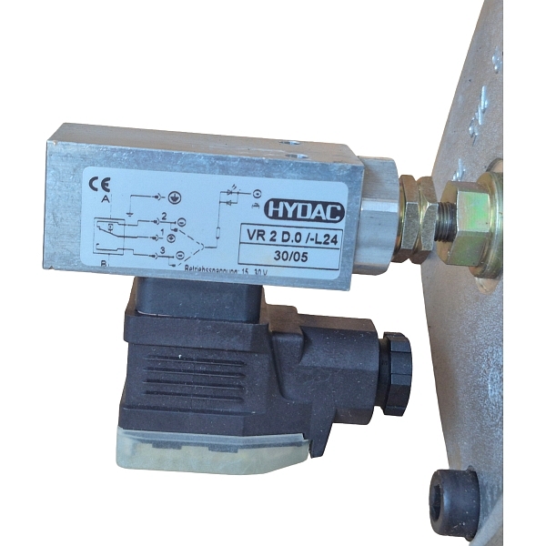 pressão máxima de operação 25 bar, carcaça robusta, equipado com dispositivo elétrico/visual de indicação de saturação do elemento filtrante (-L24)