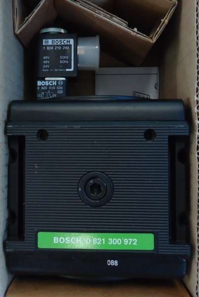 marca: Bosch <br />
modelo: 0821300972 <br />
estado: nova