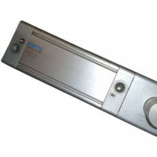 Cilindro pneumático FESTO DNC-100-150-PPVAKP usado Cilindro pneumático FESTO DNC-100-150-PPVAKP usado