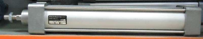 marca: Rexroth <br /> modelo: 5233030600 63X300 <br /> estadp: seminovo, muito bom