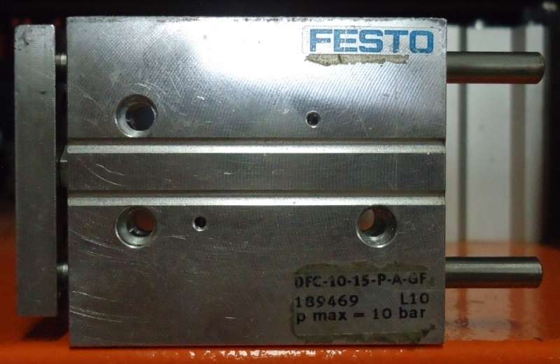 marca: Festo <br/>modelo: DFC1015PAGF c/guia 10X15 <br/>estado: usado