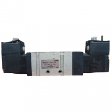 Válvula pneumática SMC VFS2220-4DZ-01F usada Válvula pneumática SMC VFS2220-4DZ-01F usada
