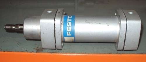 marca: FESTO <br/>modelo: DC3570 35X70 <br/>estado: usado