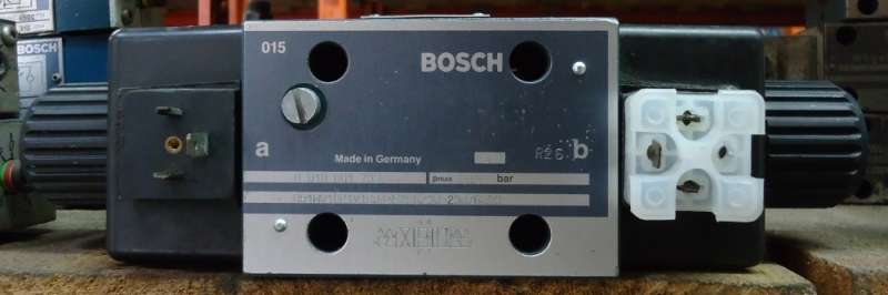 marca: Bosch <br/>modelo: 0810001735 <br/>estado: nova