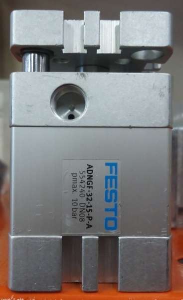 marca: FESTO <br/>modelo: ADNGF3215PA 554240 32X15 