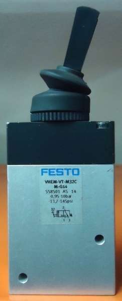 marca: FESTO <br/>modelo: VHEMVTM32CMG14 558501 <br/>estado: seminova