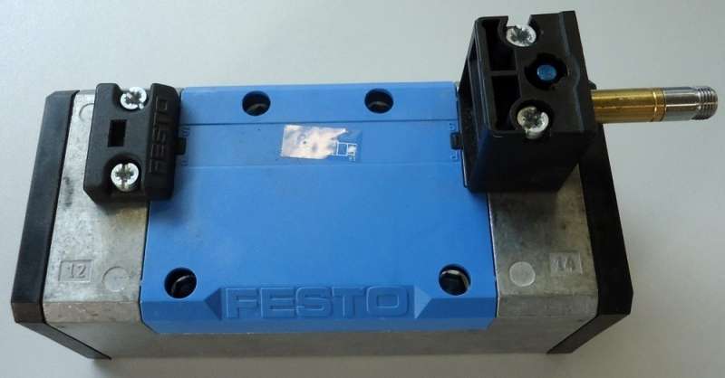 marca: FESTO <br/>modelo: MFH52D3C 151870 <br/>estado: seminova