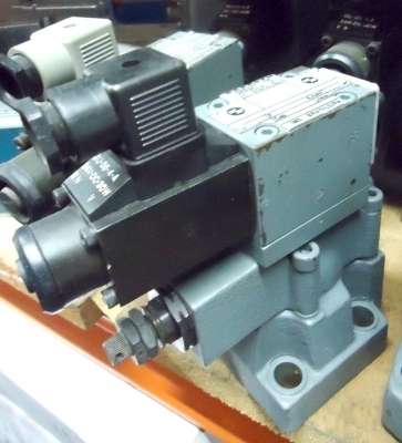 marca: REXROTH <br/>modelo: DBW10B1231315YU6AG24NZ4 <br/>estado: seminova