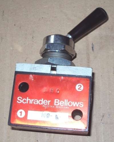 marca: Schrader Bellows <br/>modelo: 103L 2vias 2posições rosca3/8 <br/>estado: seminova