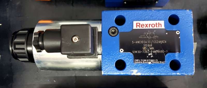 marca: REXROTH <br/>modelo: 54WE10EA33 <br/>estado: seminova